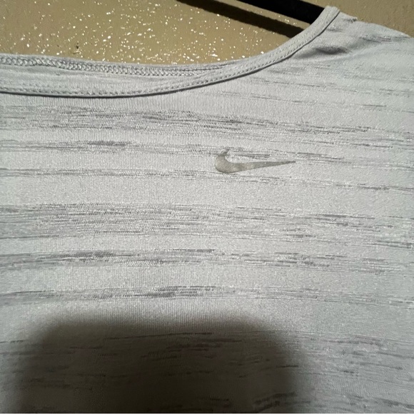 Nike Dri Fit Gray Moisture Wicking Lightweight Semi Sheer Short Sleeve T-Shirt - Picture 3 of 5